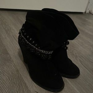 High heel boots